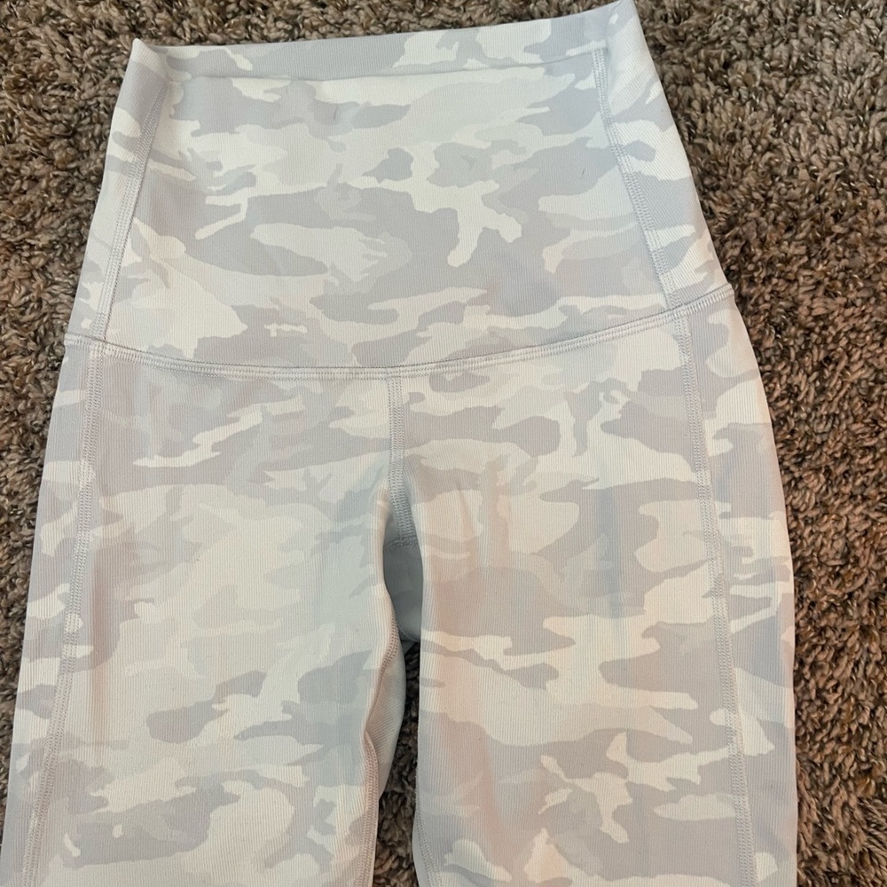 Lululemon wonder under leggings. So cute never been worn